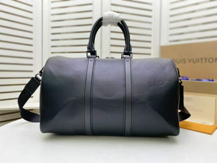 Picture of Louis Vuitton Mens Bags _SKUfw103286402fw